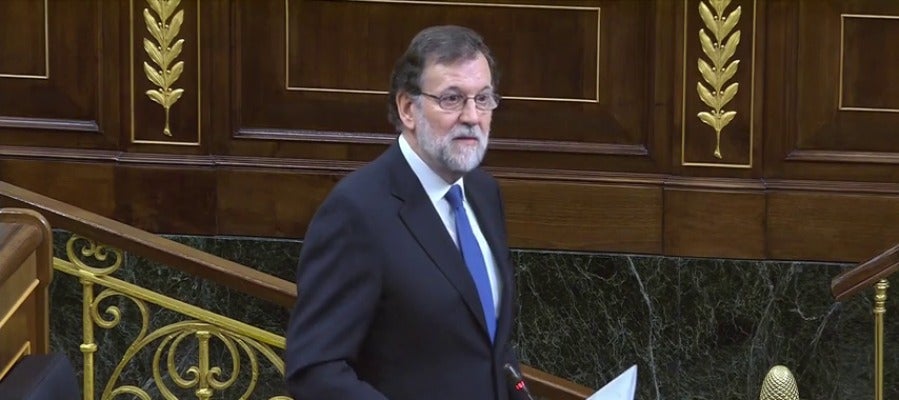Frame 57.899383 de: Rajoy reprocha a Rufián que confunda "sus necesidades con las de todos"