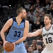 Marc Gasol ante su hermano Pau Marc Gasol ante su hermano Pau