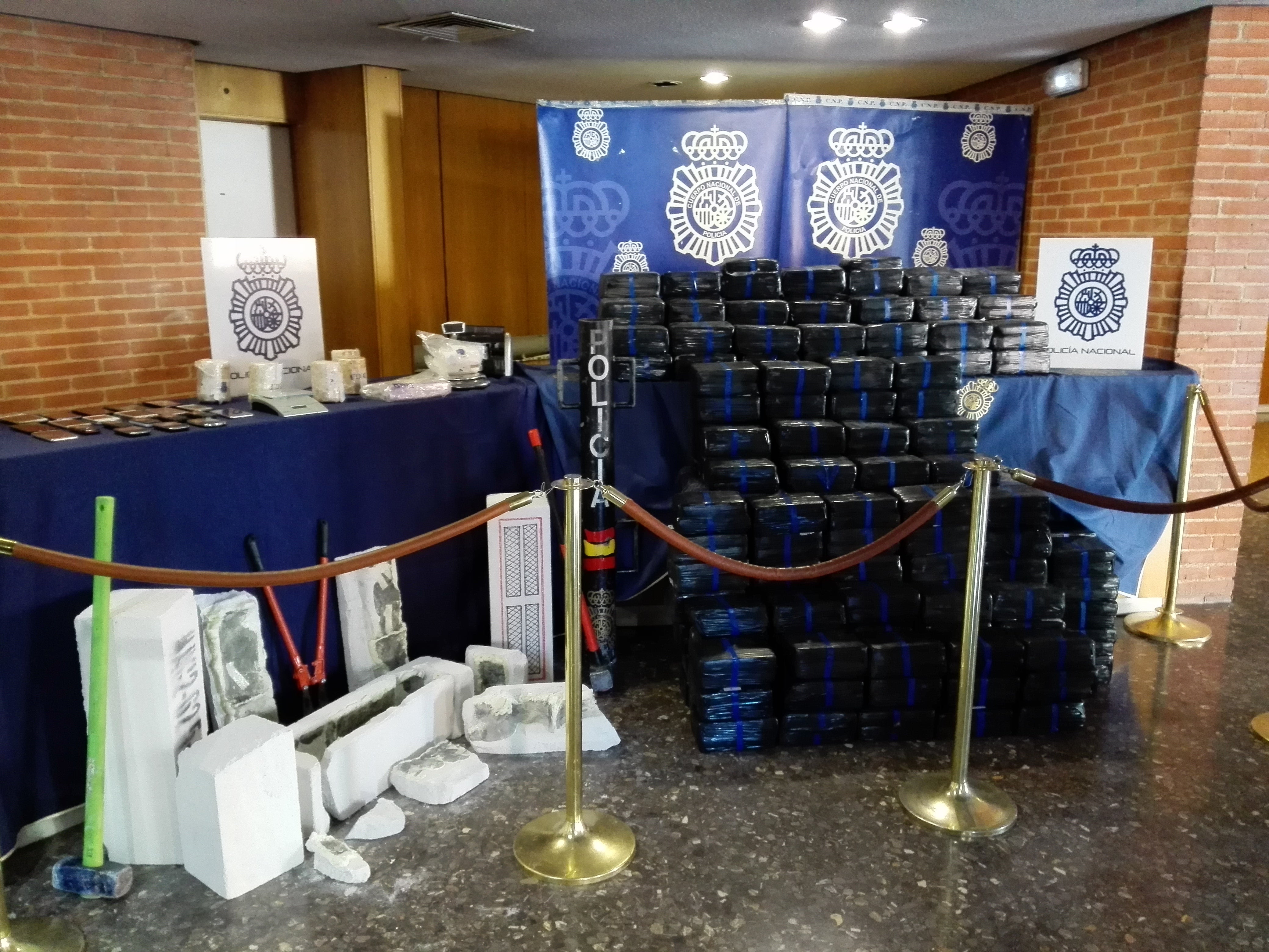 Detenidas 25 personas que escondían media tonelada de cocaína en ladrillos Detenidas 25 personas que escondían media tonelada de cocaína en ladrillos