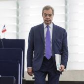 El europarlamentario del partido UKIP Nigel Farage en el Parlamento Europeo