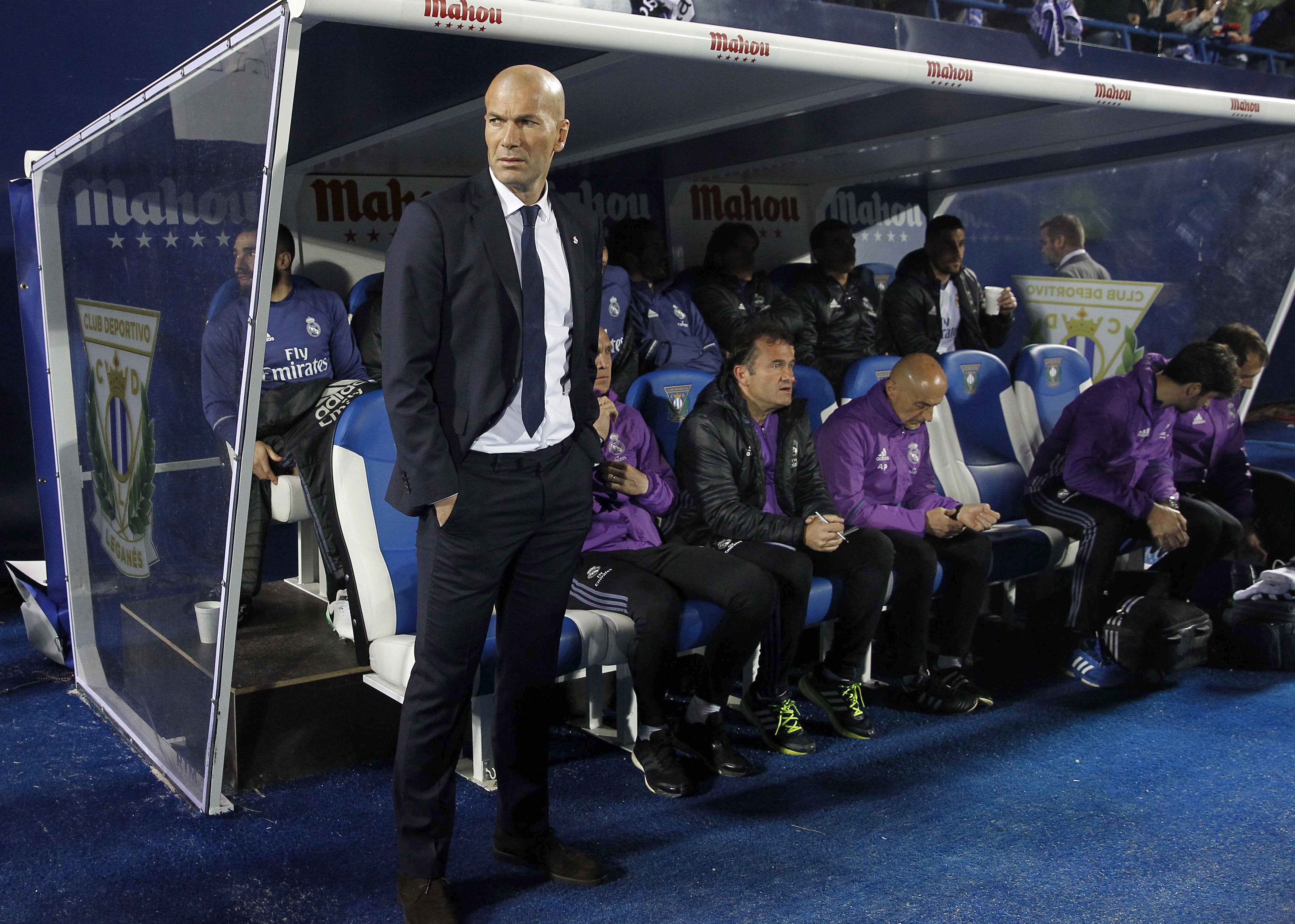 Zidane: "Entiendo el enfado de James al cambiarle; no tengo nada contra él" Zidane: "Entiendo el enfado de James al cambiarle; no tengo nada contra él"