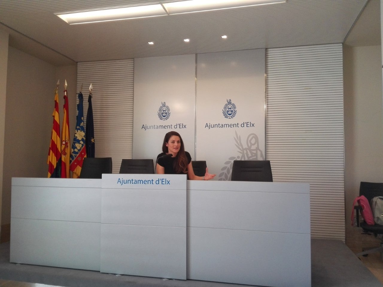 Mireia Mollà niega mala gestión en la concesión del salvamento en las playas de Elche Mireia Mollà niega mala gestión en la concesión del salvamento en las playas de Elche