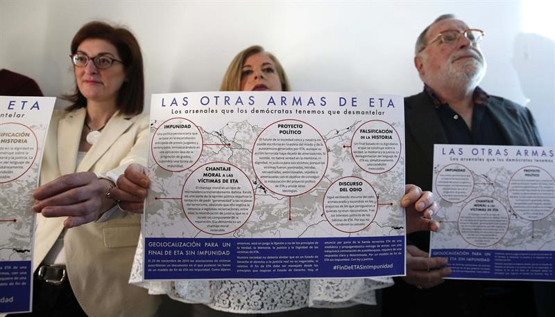 Políticos e intelectuales promueven el manifiesto 'Por un fin de ETA sin impunidad' Políticos e intelectuales promueven el manifiesto 'Por un fin de ETA sin impunidad'