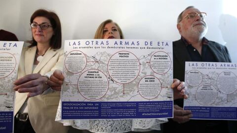 Firmantes del manifiesto 'Por un fin de ETA sin impunidad'