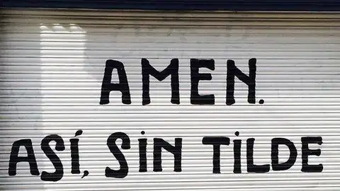 Versos que abandonan el papel para plasmarse en las calles Versos que abandonan el papel para plasmarse en las calles