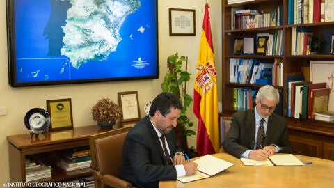 El director general del Instituto Geogr&aacute;fico Nacional (IGN) y presidente del Centro Nacional de Informaci&oacute;n Geogr&aacute;fica (CNIG), Amador Elena, y el presidente del Consorcio Camino del Cid y presidente de la Diputaci&oacute;n de Castell&oacute;n, Javier Moliner, han suscrito un convenio de colaboraci&oacute;n.