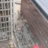 Frame 7.510301 de: Varios heridos por un camión que ha embestido a una multitud en Estocolmo
