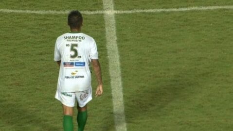 El Fluminense anuncia las ofertas de un supermercado en sus camisetas