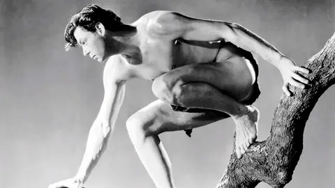 Johnny Weismüller interpretando a Tarzán Johnny Weismüller interpretando a Tarzán