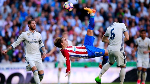 Griezmann, en una jugada en el Bernab&eacute;u