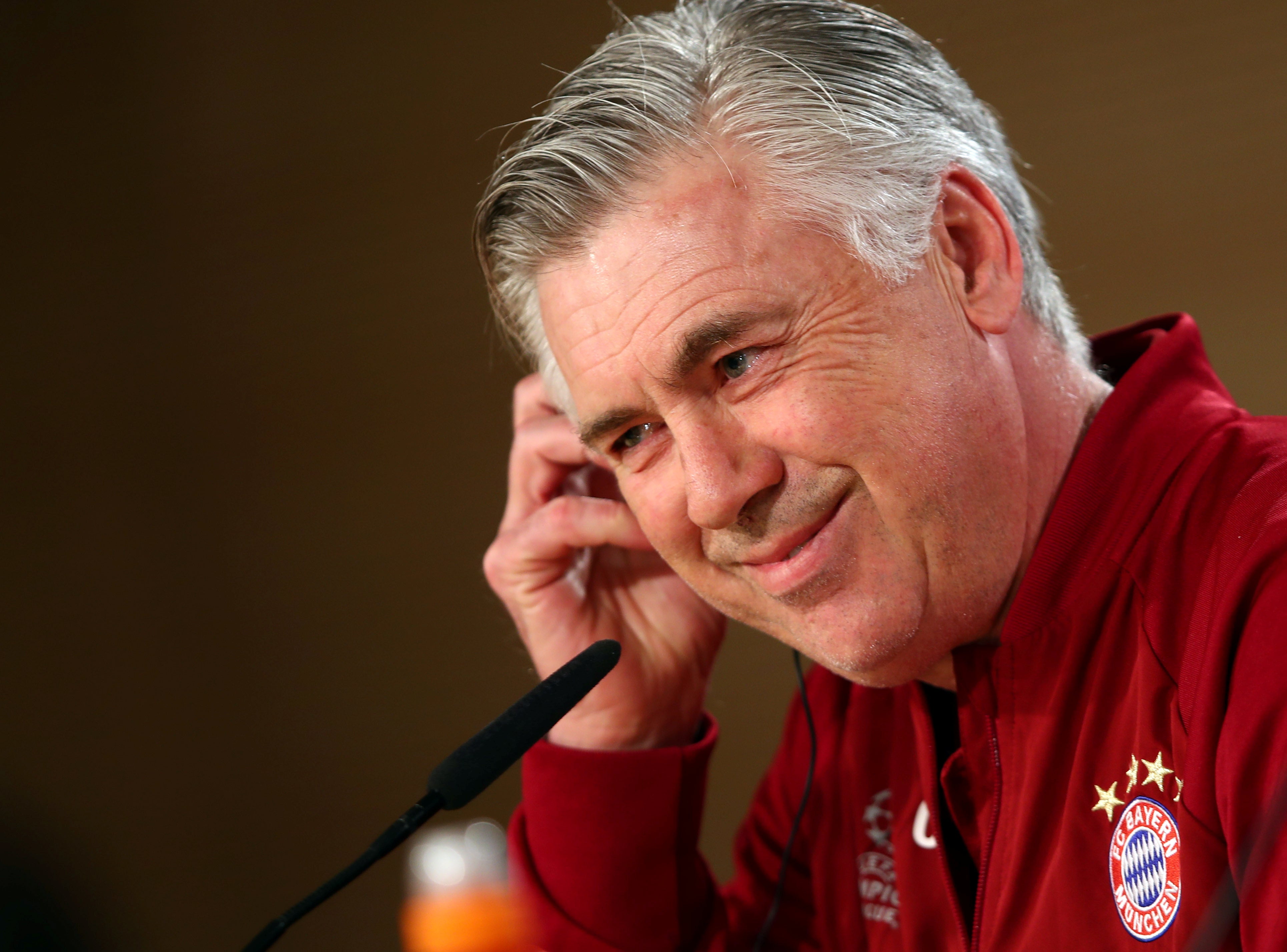 Ancelotti: "Si me llama 'Zizou', le puedo aconsejar qué hacer con Isco" Ancelotti: "Si me llama 'Zizou', le puedo aconsejar qué hacer con Isco"
