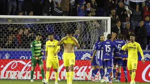 Los jugadores del Alavés celebran su primer gol ante el Villarreal Los jugadores del Alavés celebran su primer gol ante el Villarreal