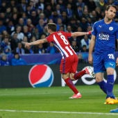 Saúl celebra su gol ante el Leicester
