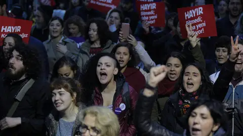 Protestas en Estambul contra el resultado del referéndum en Turquía Protestas en Estambul contra el resultado del referéndum en Turquía