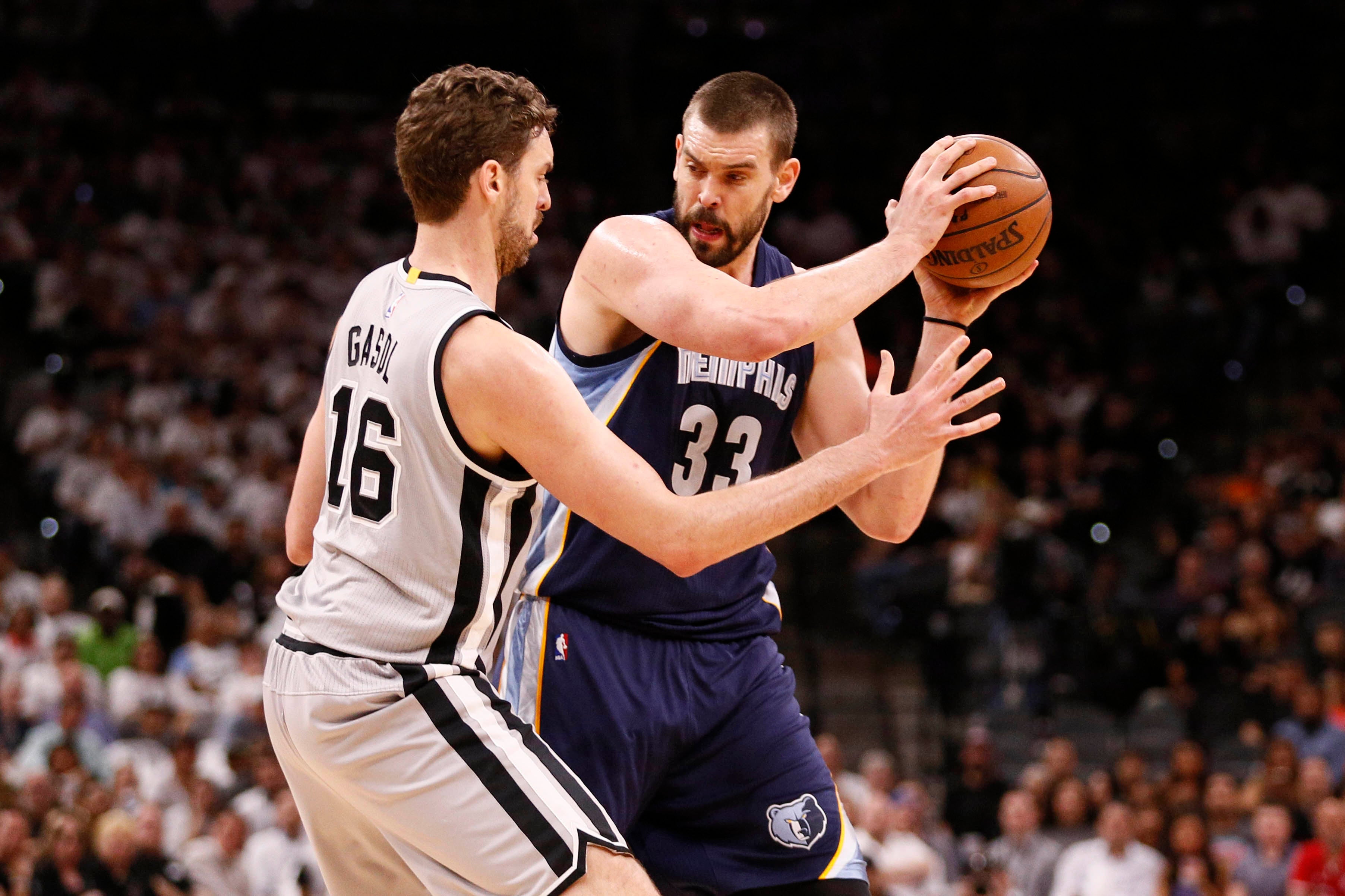 Pau vuelve a ganar a Marc y los Spurs se ponen 2-0 ante los Grizzlies Pau vuelve a ganar a Marc y los Spurs se ponen 2-0 ante los Grizzlies