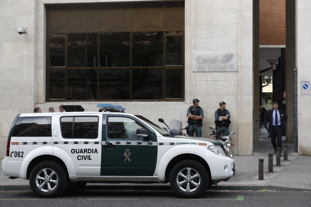 La Guardia Civil pide información en Price Waterhouse Cooper de trabajos relacionados con el caso del Canal de Isabel II La Guardia Civil pide información en Price Waterhouse Cooper de trabajos relacionados con el caso del Canal de Isabel II