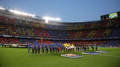 Los jugadores del Barcelona y la Juventus antes del comienzo del partido