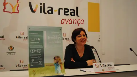 Els díptics informen dels avantatges de realitzar la factura electrónica per part de les empreses que facturen 5.000 euros en un sols treball. Vila-real ha editat 3000 díptics per informar com presentar factura electrònica des de casa.