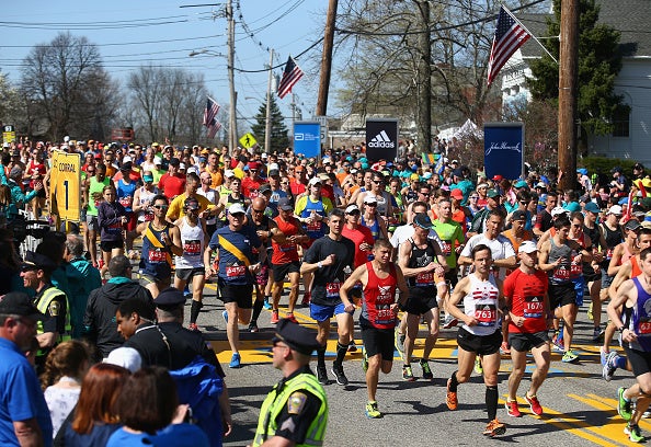 Adidas pide perdón por este desafortunado comentario de felicitación a los corredores de la maratón de Boston Adidas pide perdón por este desafortunado comentario de felicitación a los corredores de la maratón de Boston