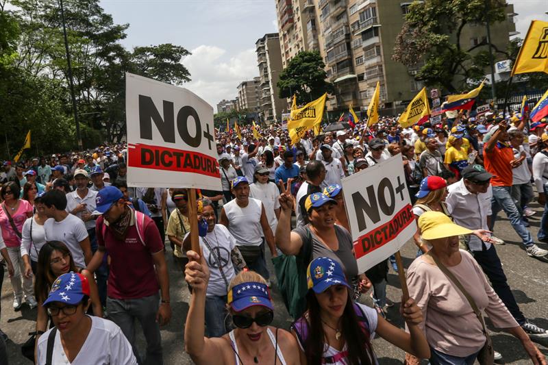 Los opositores vuelven a las calles de Venezuela tras las últimas protestas que dejaron tres muertos Los opositores vuelven a las calles de Venezuela tras las últimas protestas que dejaron tres muertos