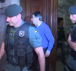 Frame 33.72 de: Ignacio González pasa su primera noche detenido a la espera de que comparezca ante el juez Frame 33.72 de: Ignacio González pasa su primera noche detenido a la espera de que comparezca ante el juez