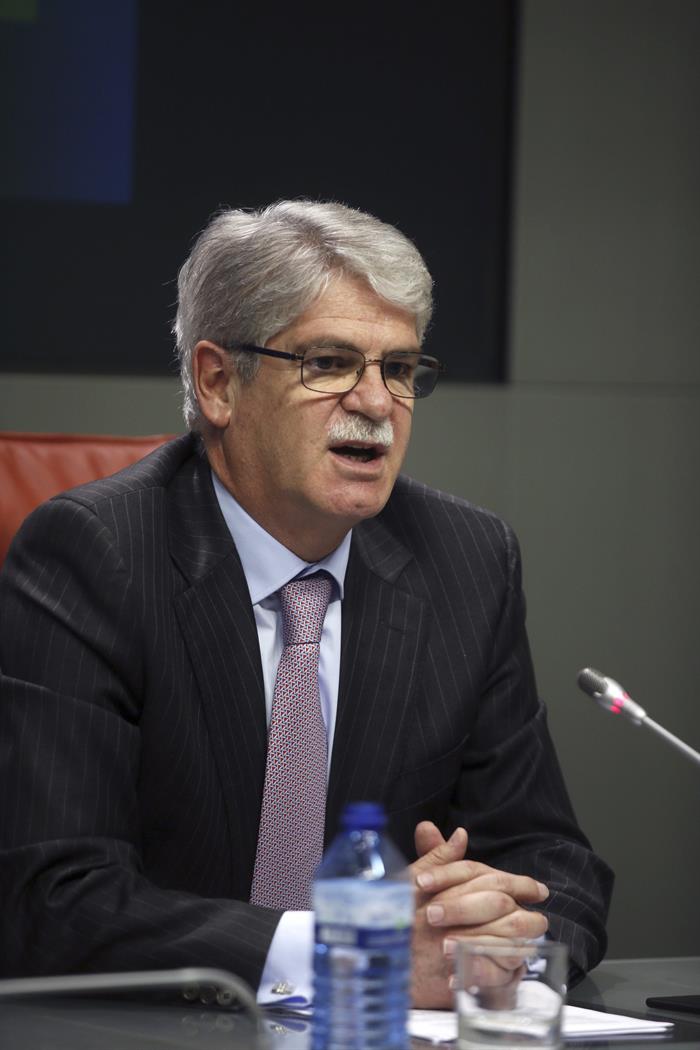 Dastis: "El discurso de Puigdemont fue un engaño" Dastis: "El discurso de Puigdemont fue un engaño"