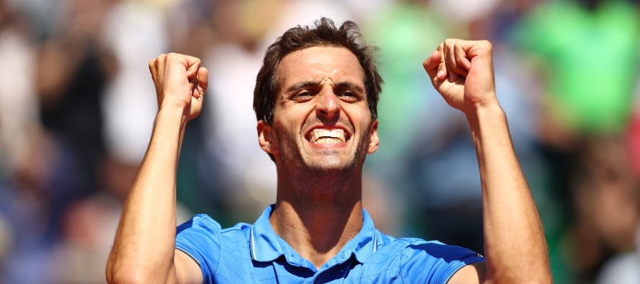 Albert Ramos celebra la victoria en Montecarlo Albert Ramos celebra la victoria en Montecarlo