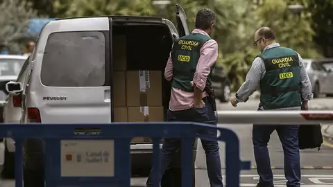 Agentes de UCO trabajando en la Operación Lezo Agentes de UCO trabajando en la Operación Lezo