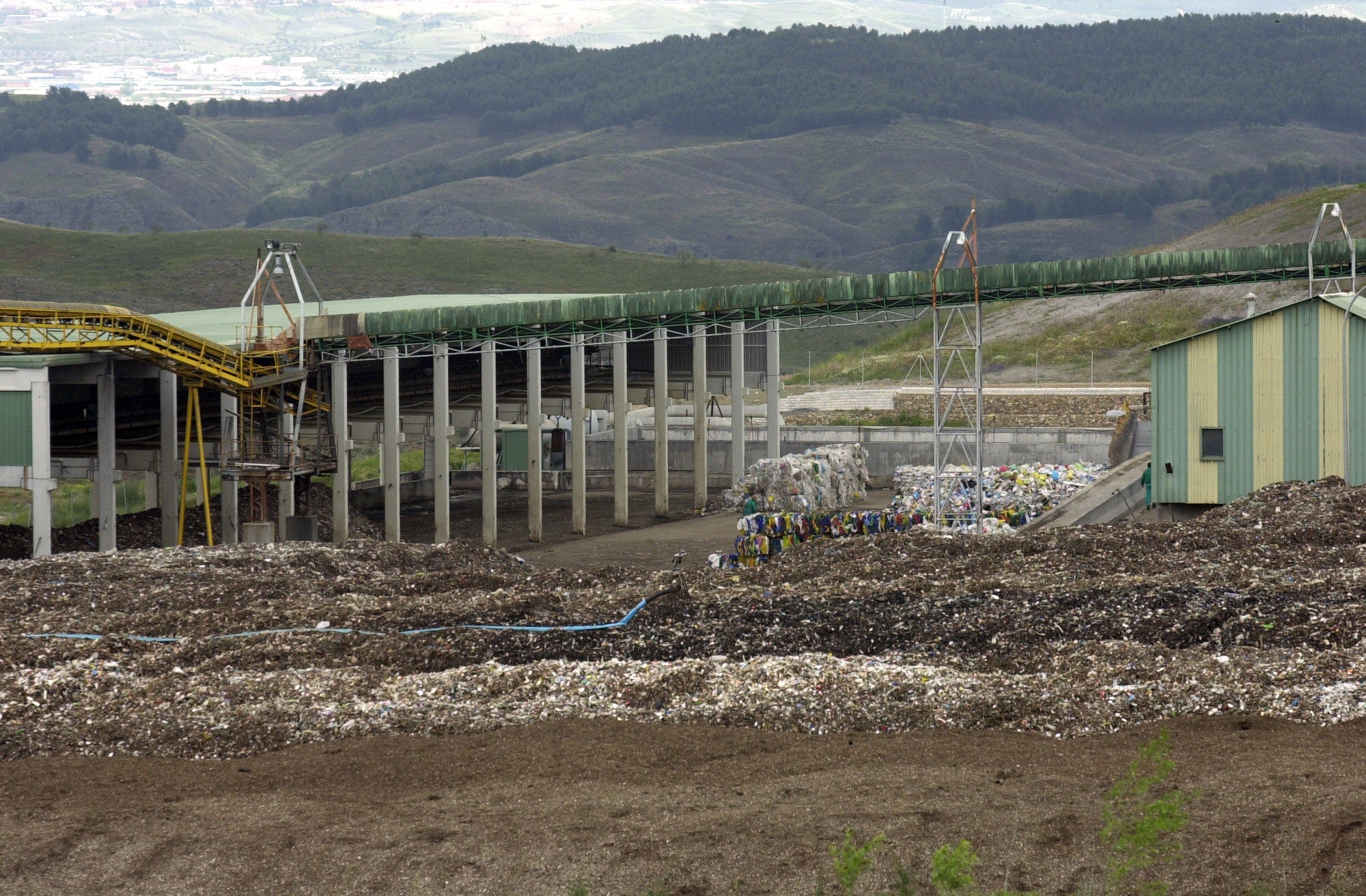 Hallan el cuerpo de un bebé entre la basura de un centro de tratamiento de residuos de Madrid Hallan el cuerpo de un bebé entre la basura de un centro de tratamiento de residuos de Madrid