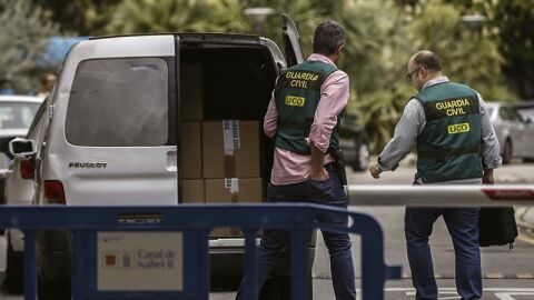Agentes de la UCO realizan un registro