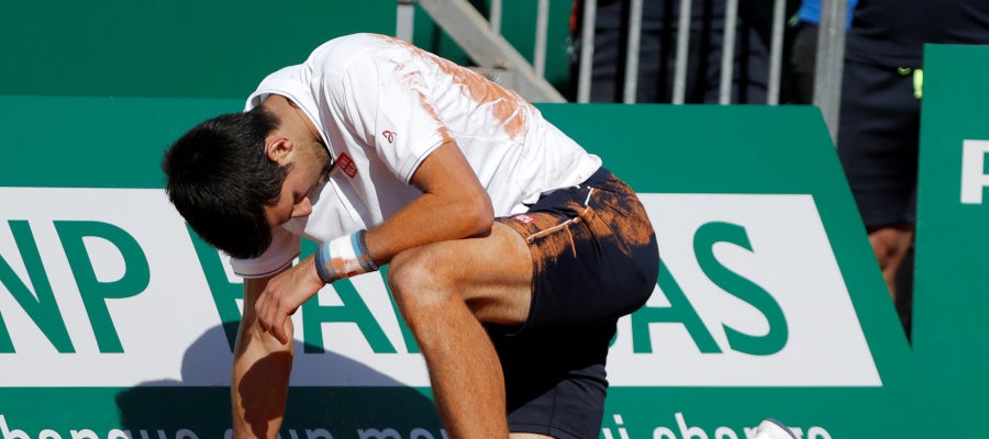 Novak Djokovic claudica ante Goffin Novak Djokovic claudica ante Goffin