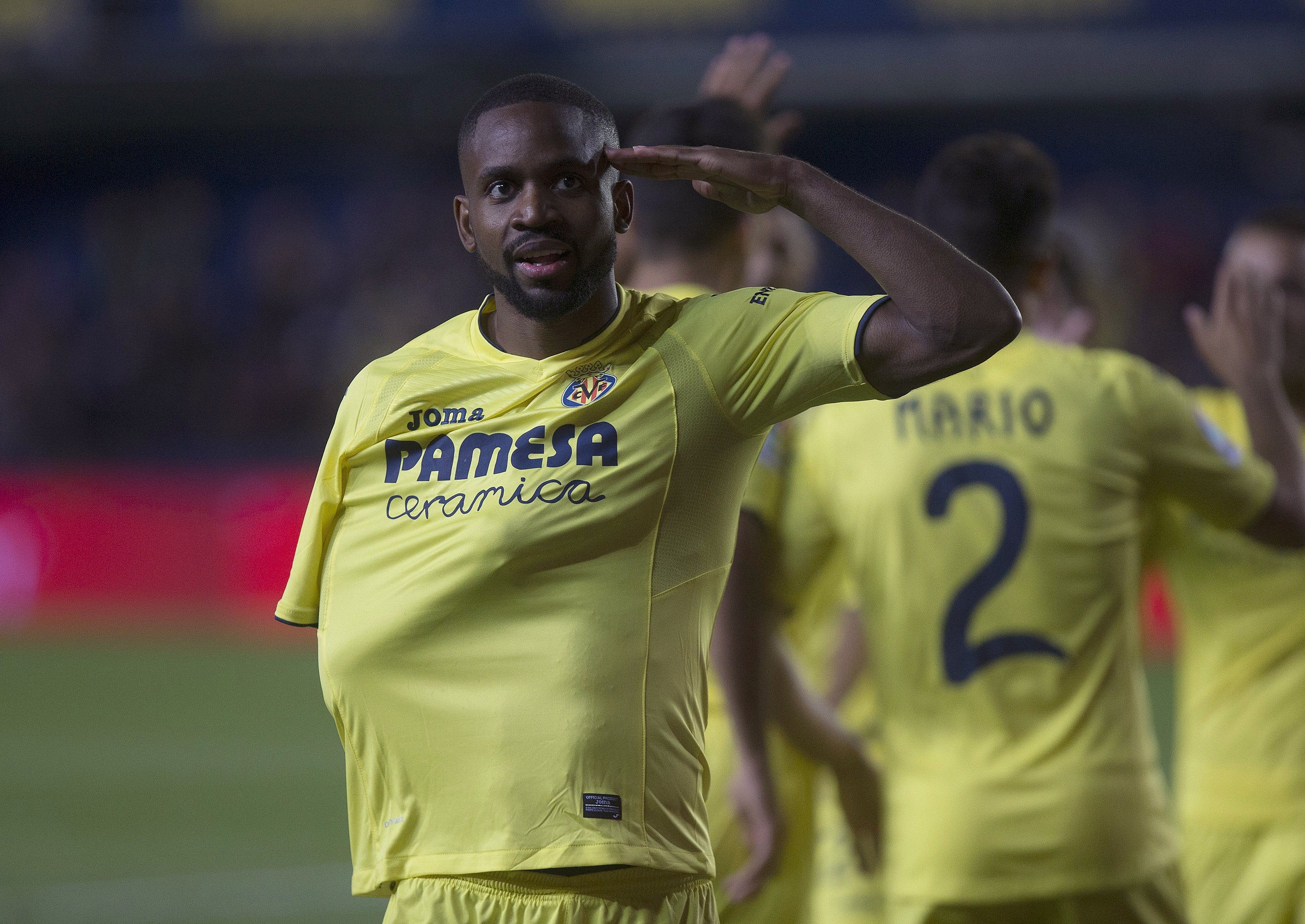 Bakambu afianza al Villarreal en Europa League y acerca al Sporting a Segunda División Bakambu afianza al Villarreal en Europa League y acerca al Sporting a Segunda División