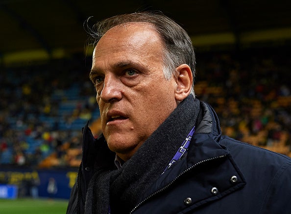 Javier Tebas: "La Liga está por encima de Neymar, me preocuparía la salida de Messi o Cristiano" Javier Tebas: "La Liga está por encima de Neymar, me preocuparía la salida de Messi o Cristiano"