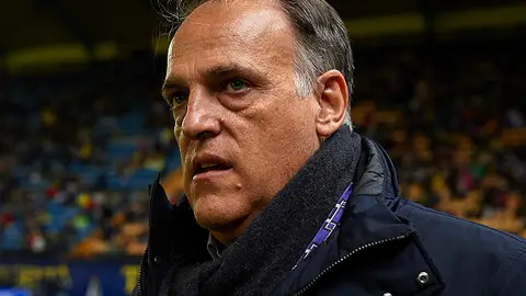 Vaya rajada de Tebas Contra Ángel María Villar