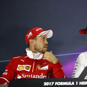 Vettel y Hamilton en rueda de prensa Vettel y Hamilton en rueda de prensa