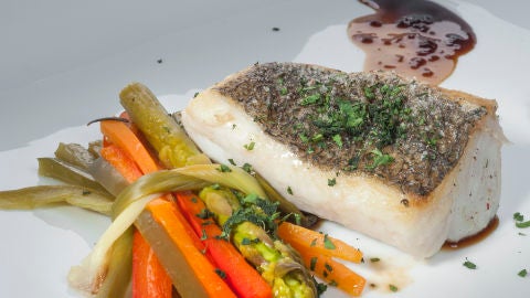 Merluza con verduras en papillote