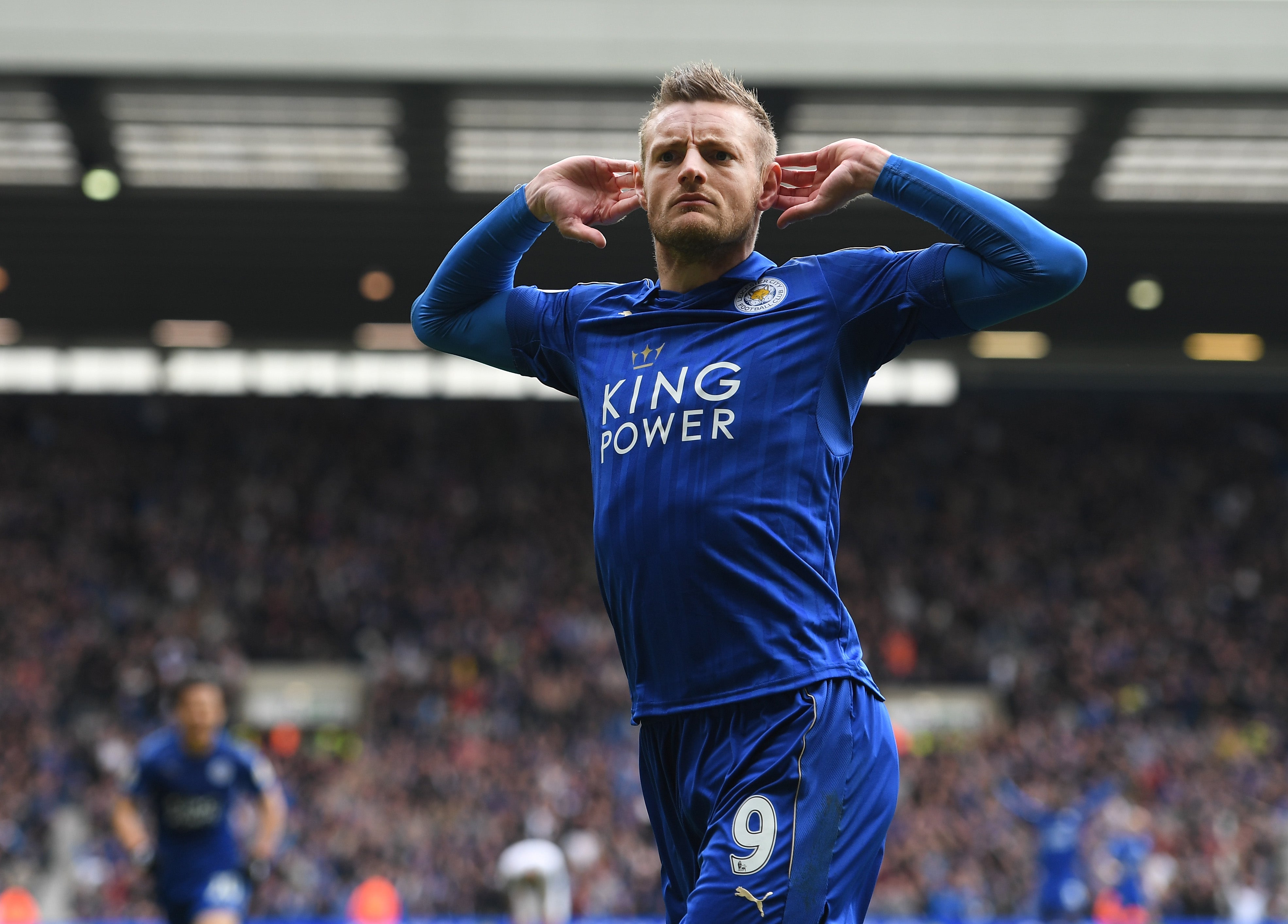 Vardy acerca la permanencia al Leicester tras ganar al West Brom Vardy acerca la permanencia al Leicester tras ganar al West Brom