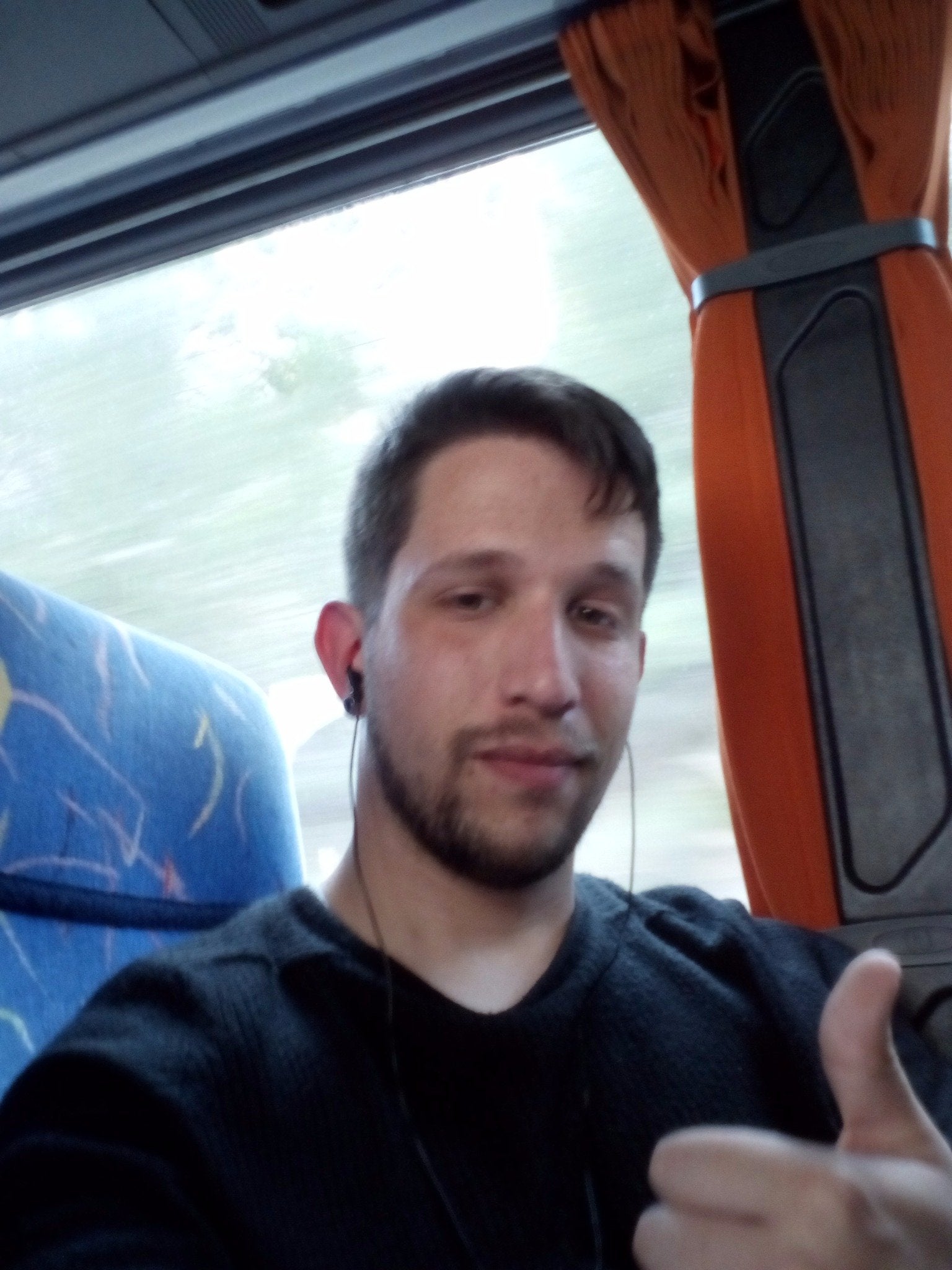 El joven que buscaba a la 'chica del tranvía' responde a las críticas El joven que buscaba a la 'chica del tranvía' responde a las críticas