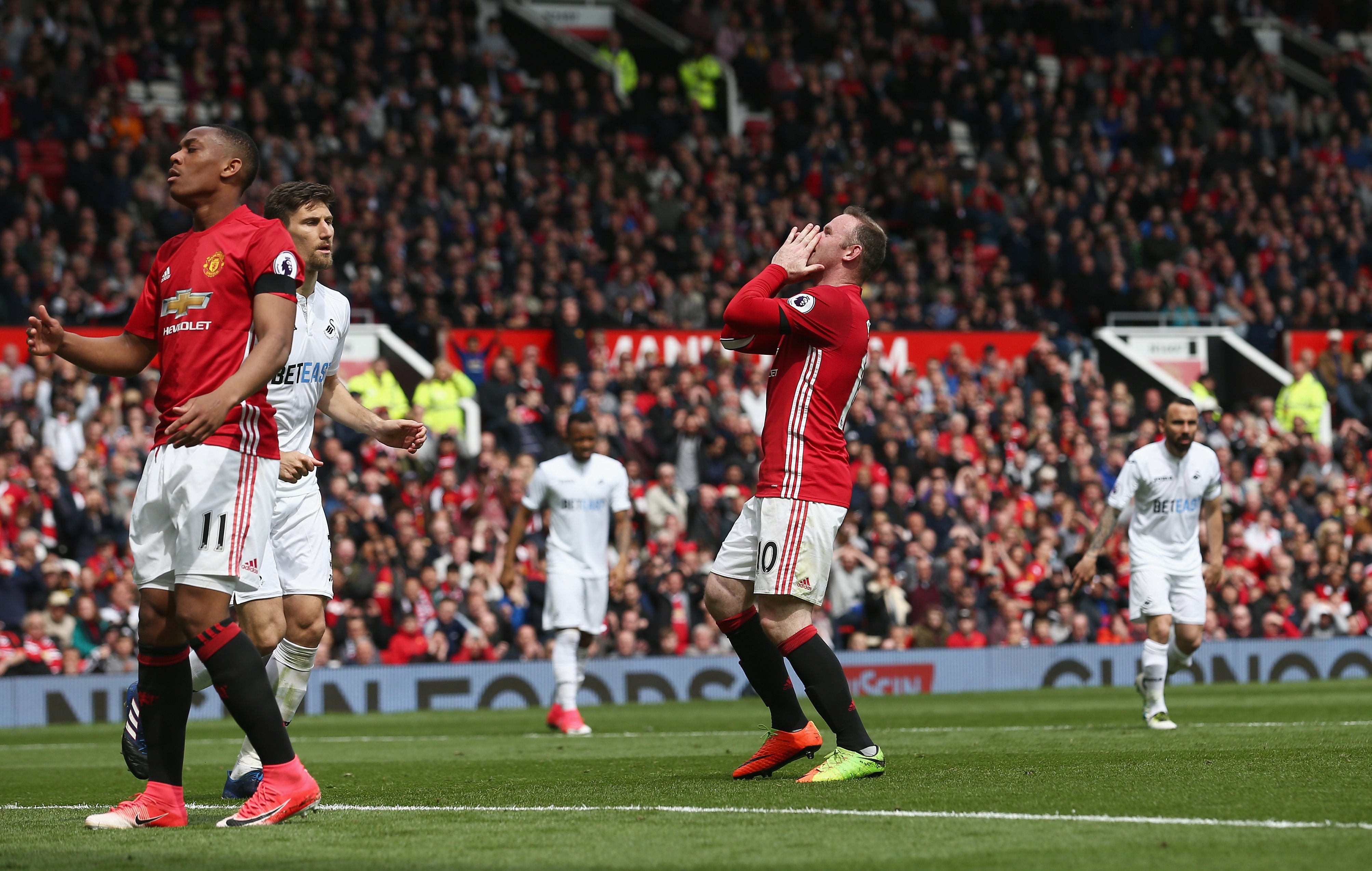 El Manchester United no pasa del empate contra el Swansea antes de visitar al Celta El Manchester United no pasa del empate contra el Swansea antes de visitar al Celta