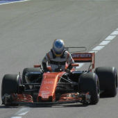 Fernando Alonso abandona su monoplaza en el GP de Rusia