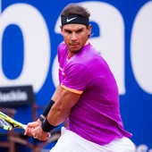 Rafa Nadal devuelve la bola al rival durante un partido Rafa Nadal devuelve la bola al rival durante un partido