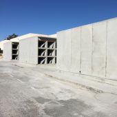 Imagen de archivo de nichos de nueva construcción en el Cementerio Nuevo de Elche.