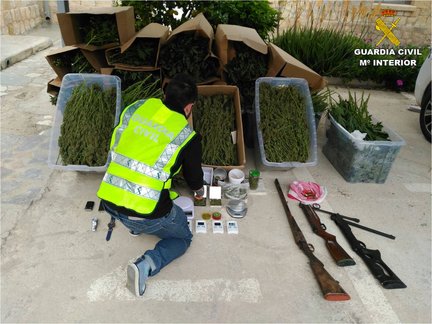 Cae un violento grupo que traficaba con drogas y agredía a sus trabajadores para intimidarlos Cae un violento grupo que traficaba con drogas y agredía a sus trabajadores para intimidarlos