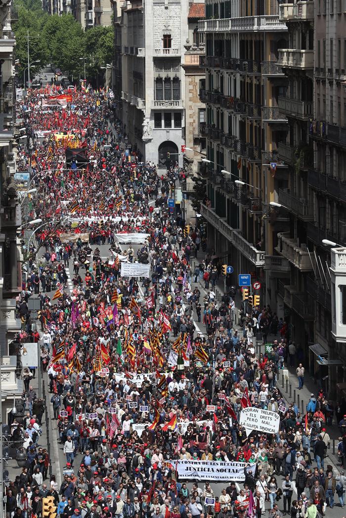 Los sindicatos convocan más de 70 manifestaciones en toda España con motivo del Día del Trabajo Los sindicatos convocan más de 70 manifestaciones en toda España con motivo del Día del Trabajo
