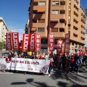 La cabeza de la manifestación en Elche poco después de su salida desde la Plaza de Barcelona. 