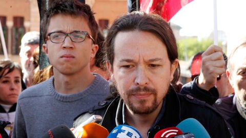 Pablo Iglesias e &Iacute;&ntilde;igo Errej&oacute;n en la manifestaci&oacute;n del D&iacute;a del Trabajo