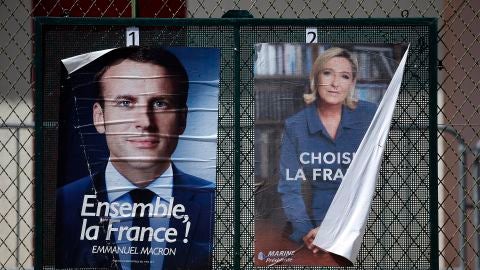 Emmanuel Macron y Marine Le Pen durante la segunda ronda a las elecciones presidenciales francesas