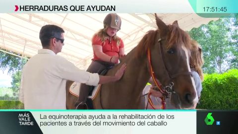 Frame 9.886505 de: Los caballos de la esperanza: la 'equinoterapia' ayuda a ni&ntilde;os con trastornos a mejorar sus capacidades y autoestima