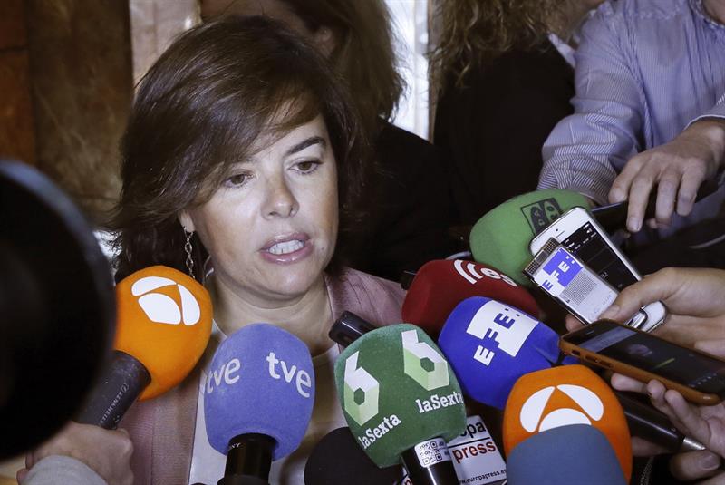 Sáenz de Santamaría afirma que el triunfo de Macron "ayuda a la estabilidad de España" Sáenz de Santamaría afirma que el triunfo de Macron "ayuda a la estabilidad de España"
