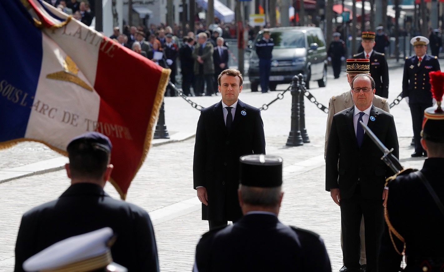 Macron homenajea las víctimas de la II Guerra Mundial en su primer acto oficial Macron homenajea las víctimas de la II Guerra Mundial en su primer acto oficial
